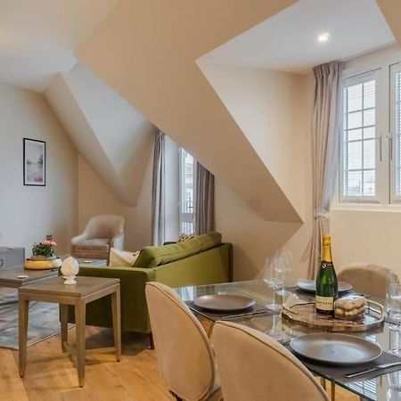 Luxury Penthouse - Castle Views - 2 Bed & Parking Apartment วินด์เซอร์ ภายนอก รูปภาพ